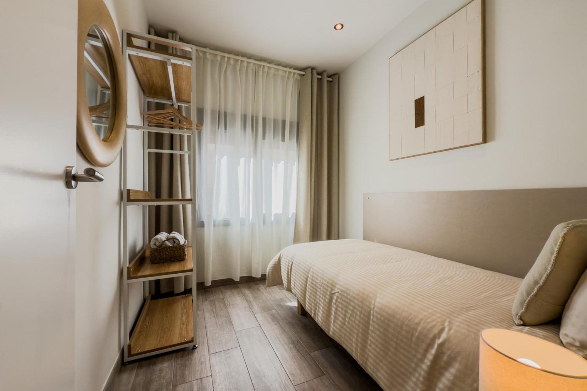 Novus Homes Barcelona Santa Eulalia Оспиталет-де-Льобрегат Экстерьер фото